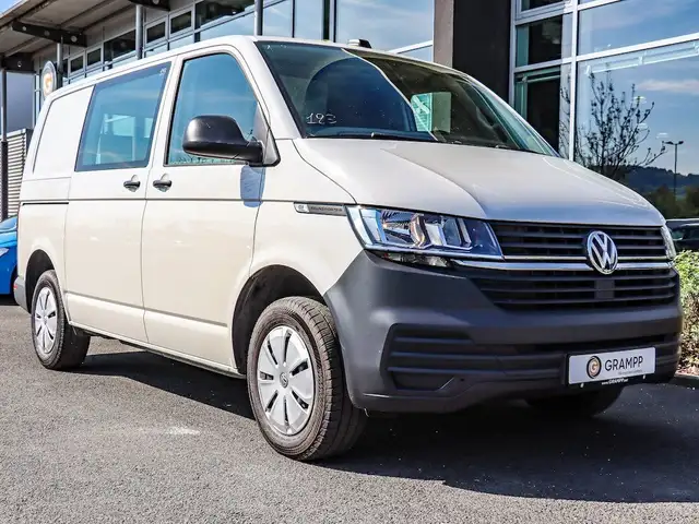 Volkswagen Transporter view 9
