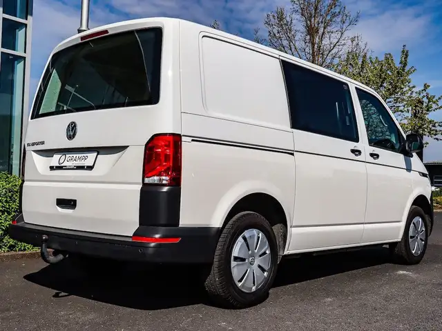 Volkswagen Transporter view 7