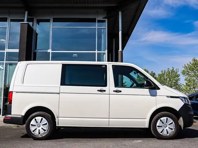 Volkswagen Transporter view 8