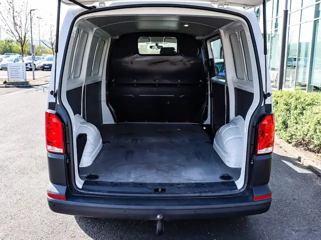 Volkswagen Transporter view 5