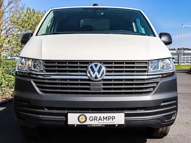 Volkswagen Transporter view 10