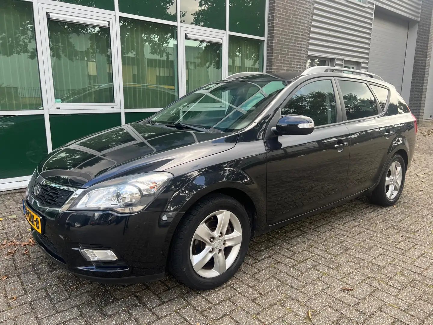 Kia Ceed / cee'd Sporty Wagon 1.6 CVVT - 1E EIGENAAR - AUTOMAAT ! Zwart - 2