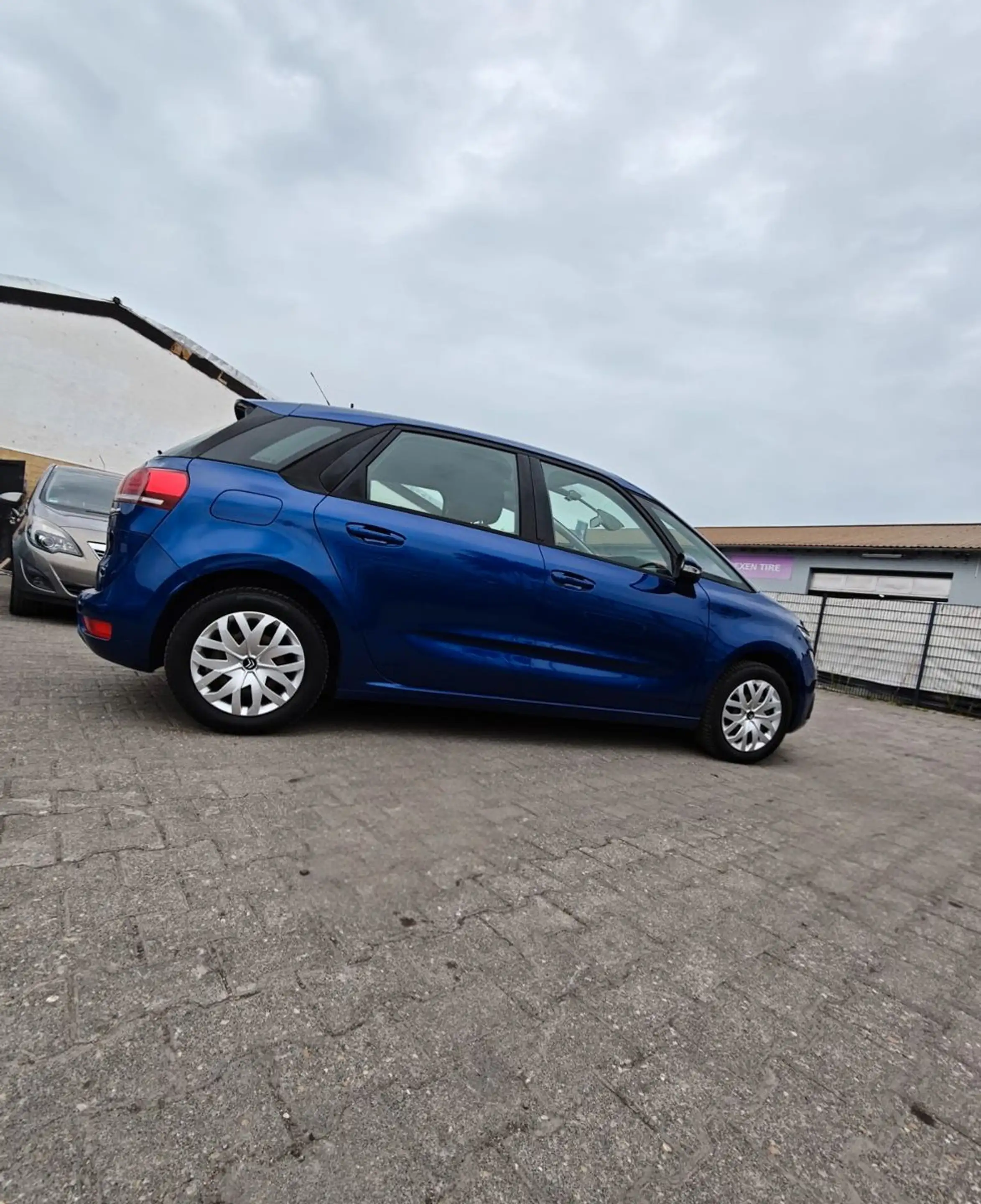 Citroen C4 Picasso /Spacetourer Live — photo 10