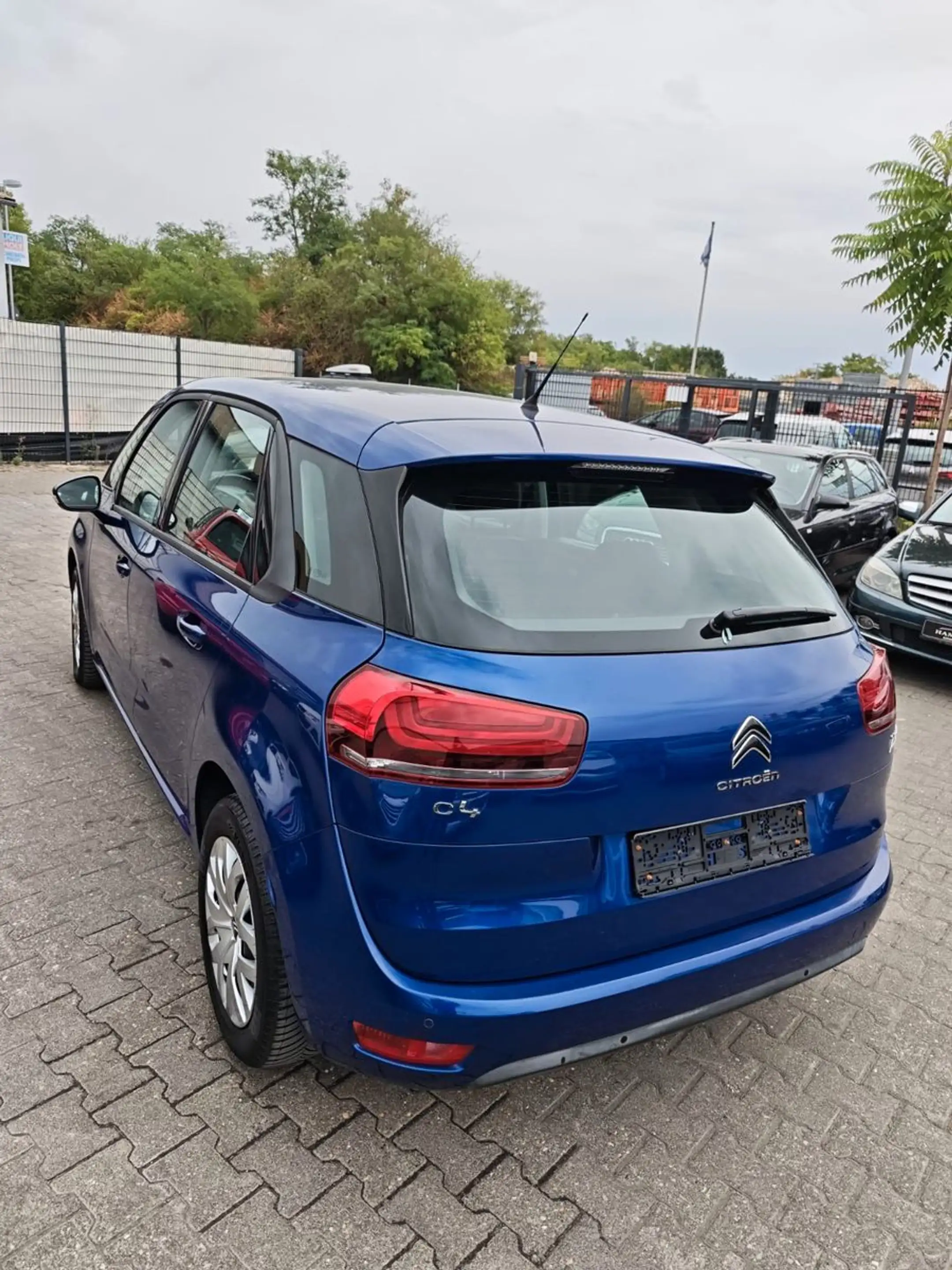 Citroen C4 Picasso /Spacetourer Live — photo 15