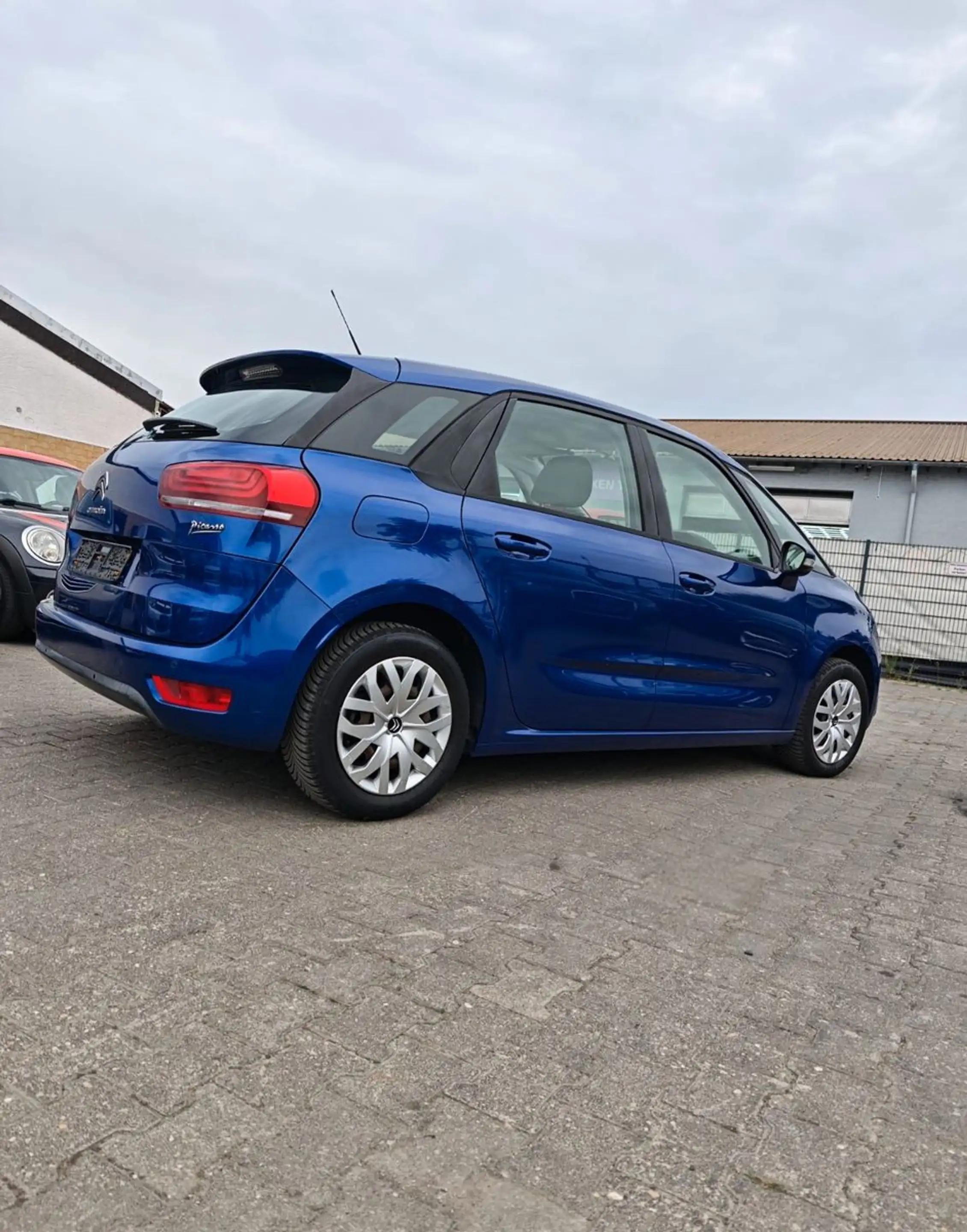 Citroen C4 Picasso /Spacetourer Live — photo 11
