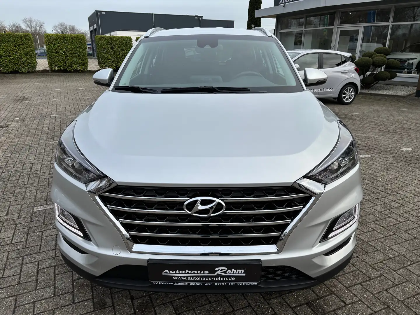 Hyundai TUCSON 1.6 Advantage 2WD | Allwetter | PDC | SHZ Silber - 2