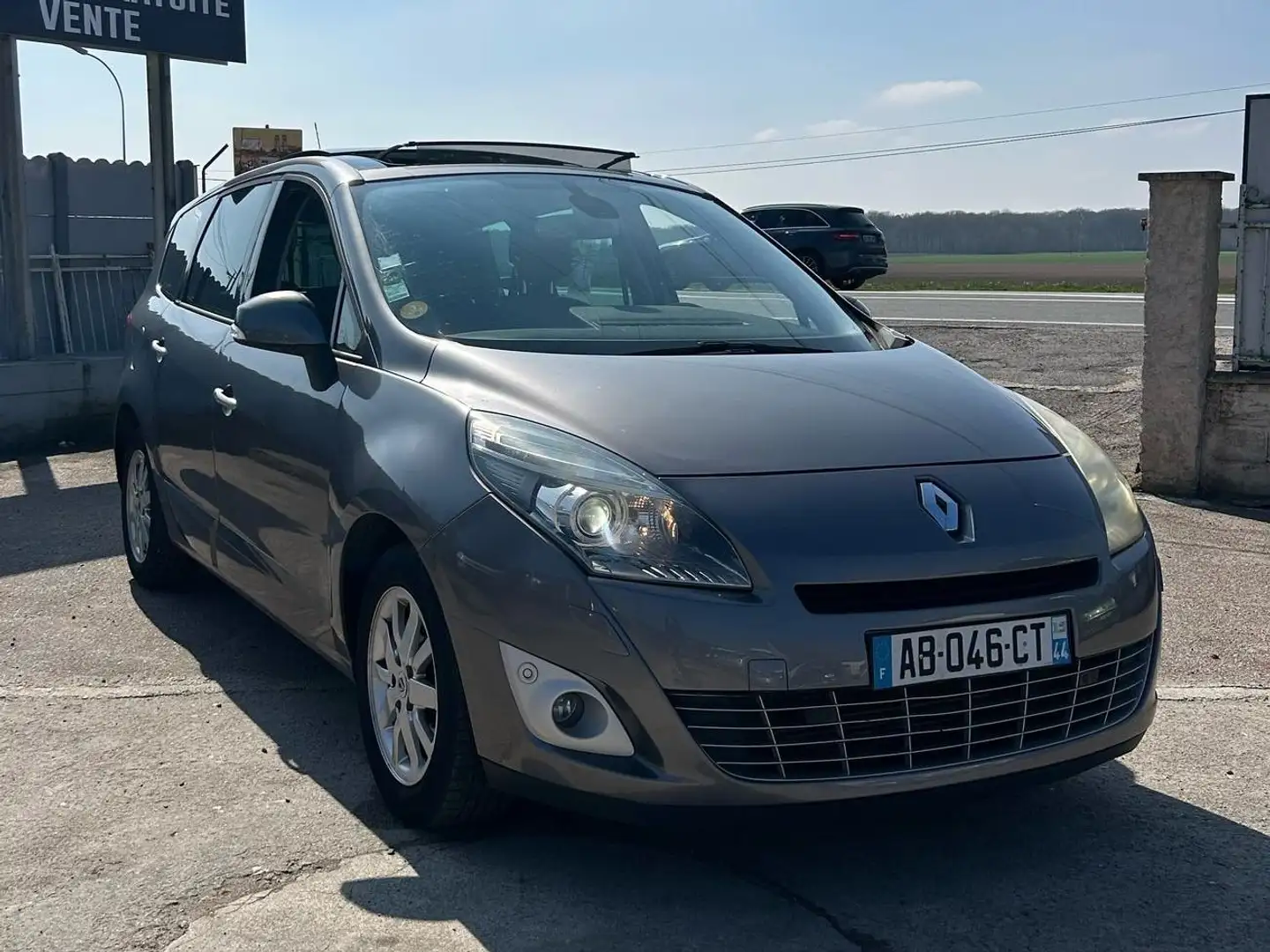 Renault Grand Scenic Grand+Scénic+III+dCi+130+FAP+Jade+Euro+5+5+pl Gris - 1