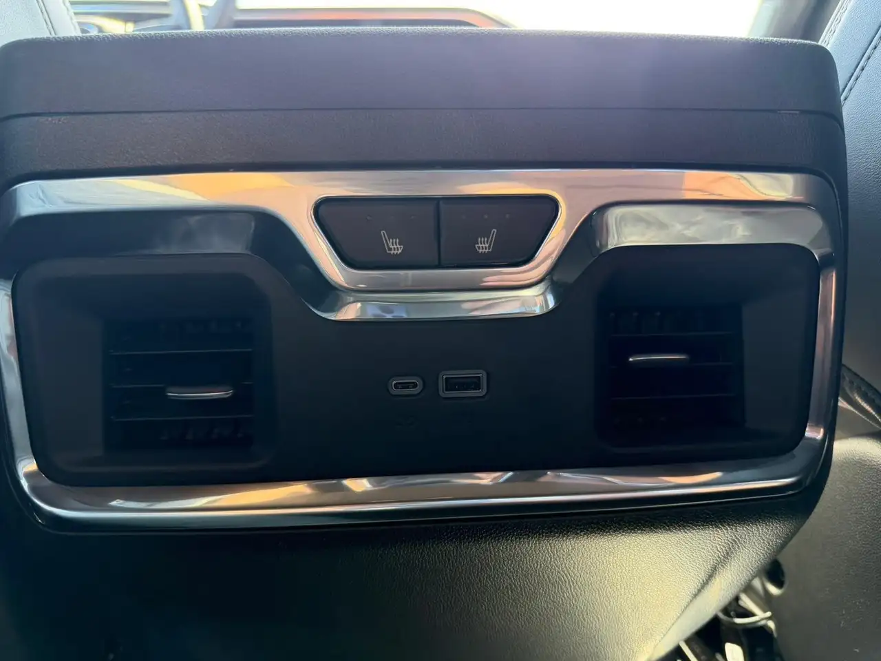 GMC Sierra 3500HD снимка GMC Sierra 3500HD