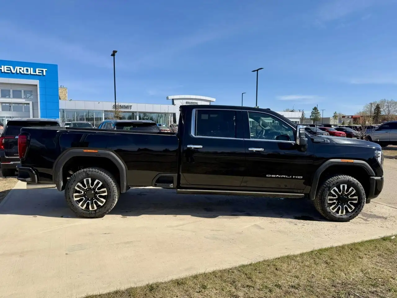 GMC Sierra 3500HD снимка GMC Sierra 3500HD