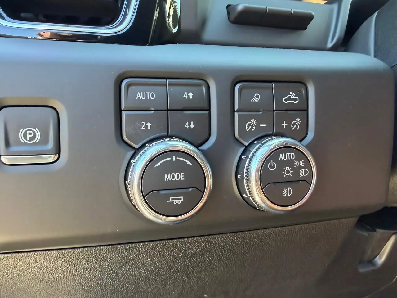 GMC Sierra 3500HD снимка GMC Sierra 3500HD