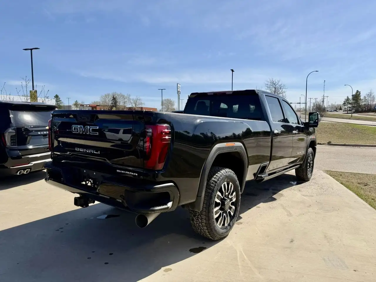 GMC Sierra 3500HD снимка GMC Sierra 3500HD