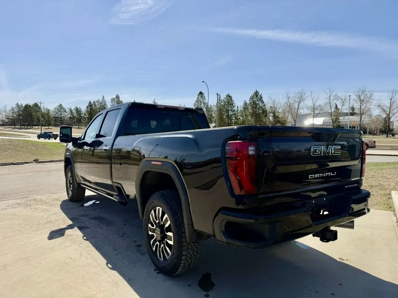 GMC Sierra 3500HD снимка GMC Sierra 3500HD