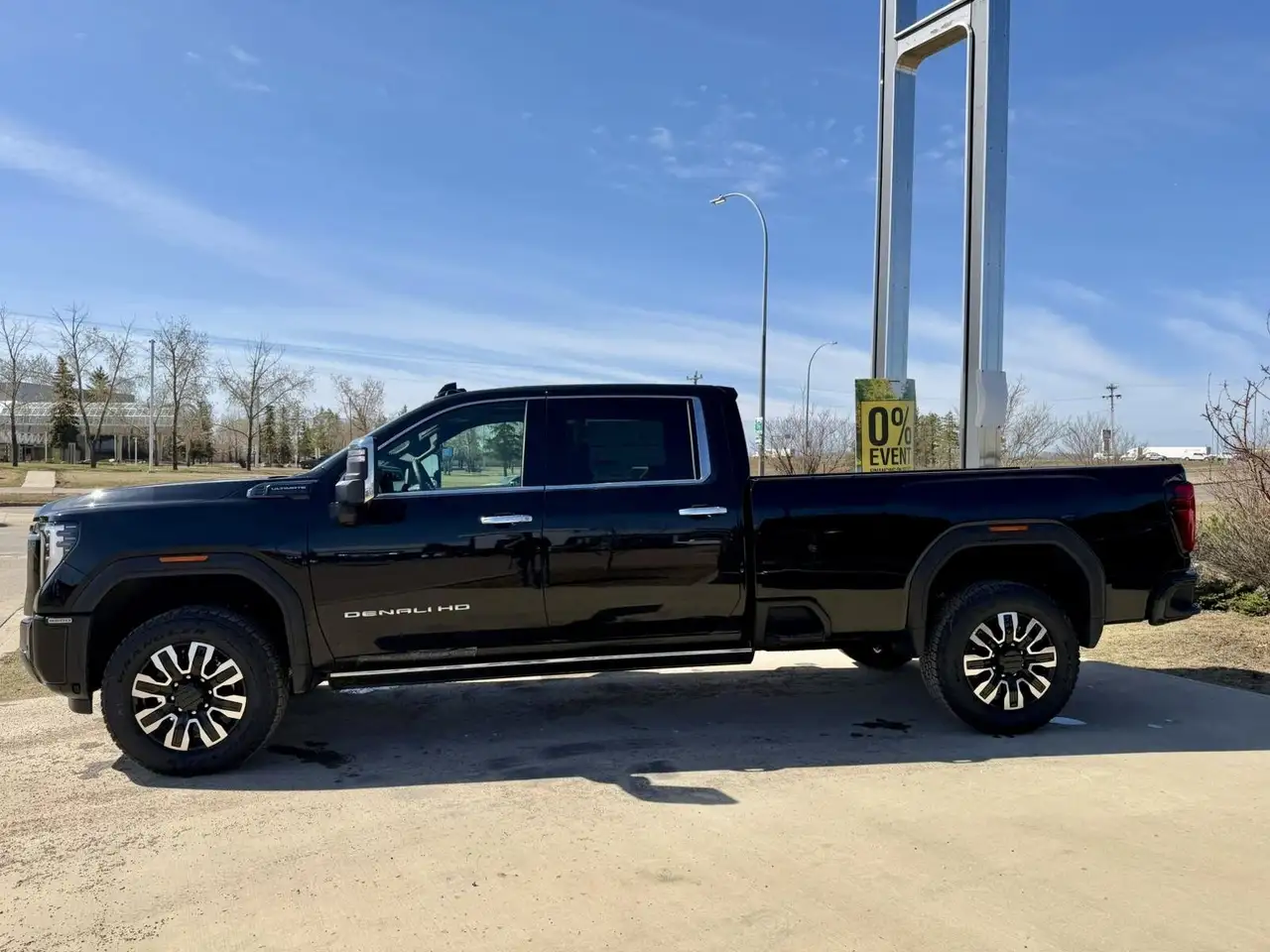 GMC Sierra 3500HD снимка GMC Sierra 3500HD