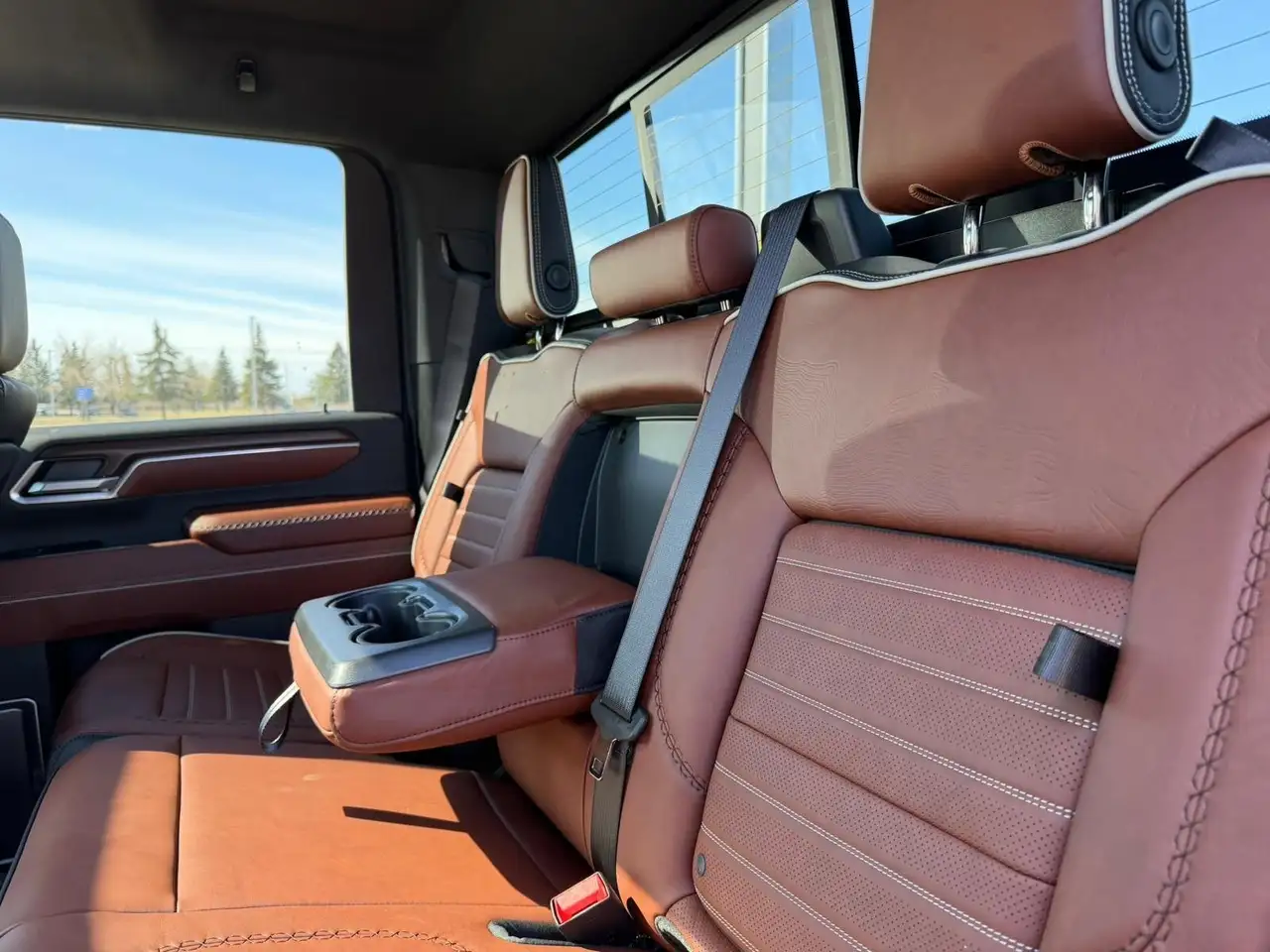 GMC Sierra 3500HD снимка GMC Sierra 3500HD
