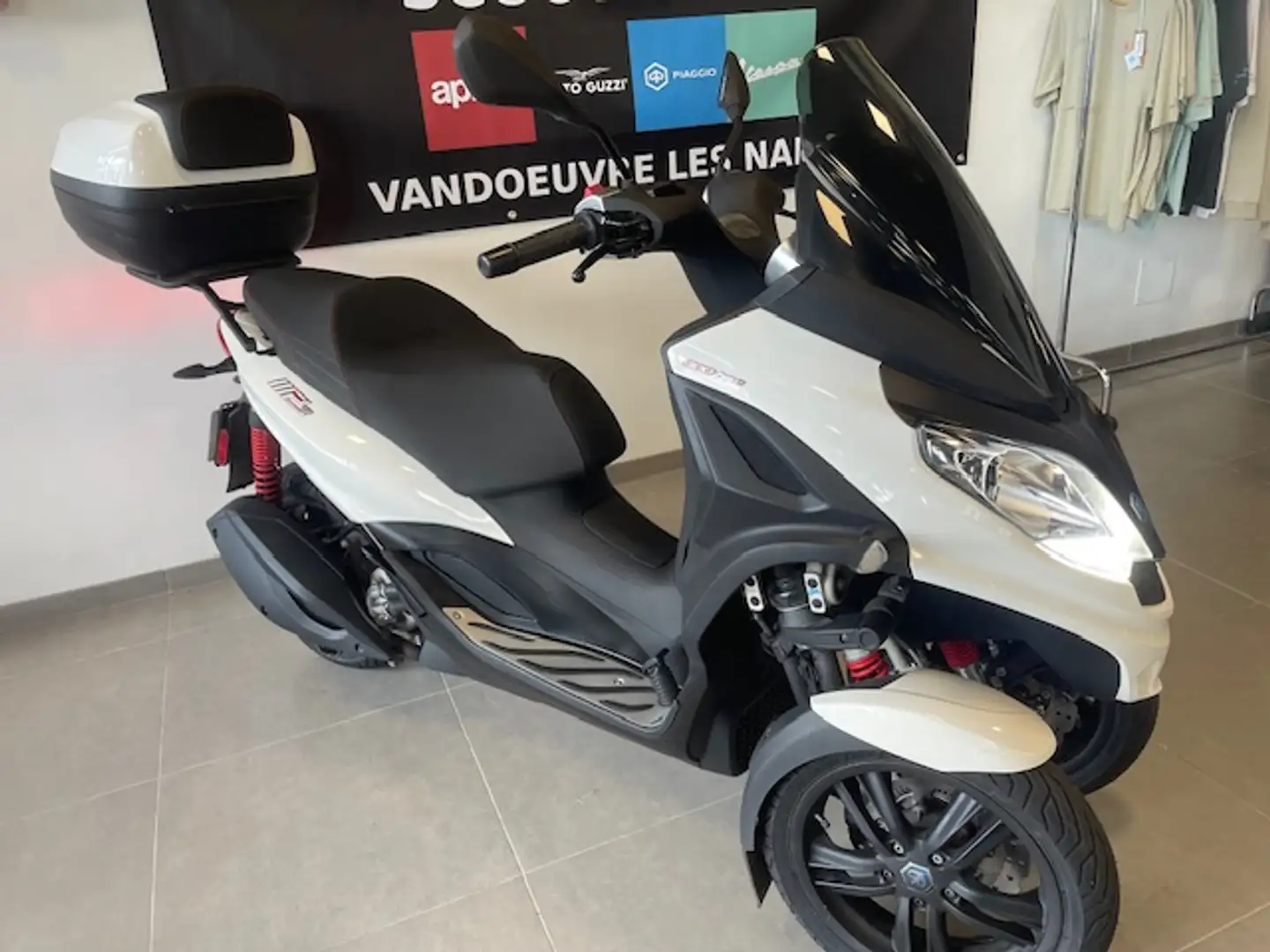 Piaggio MP3 300 Blanc - 2