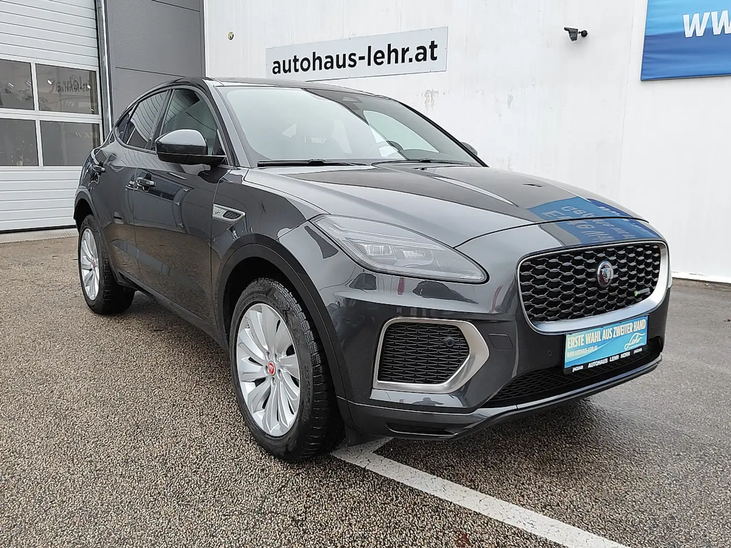 Jaguar E-Pace 1,5 P300e PHEV AWD R-Dynamic SE Aut. // 8fach b... Grau - 2