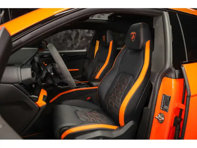Lamborghini Urus view 9