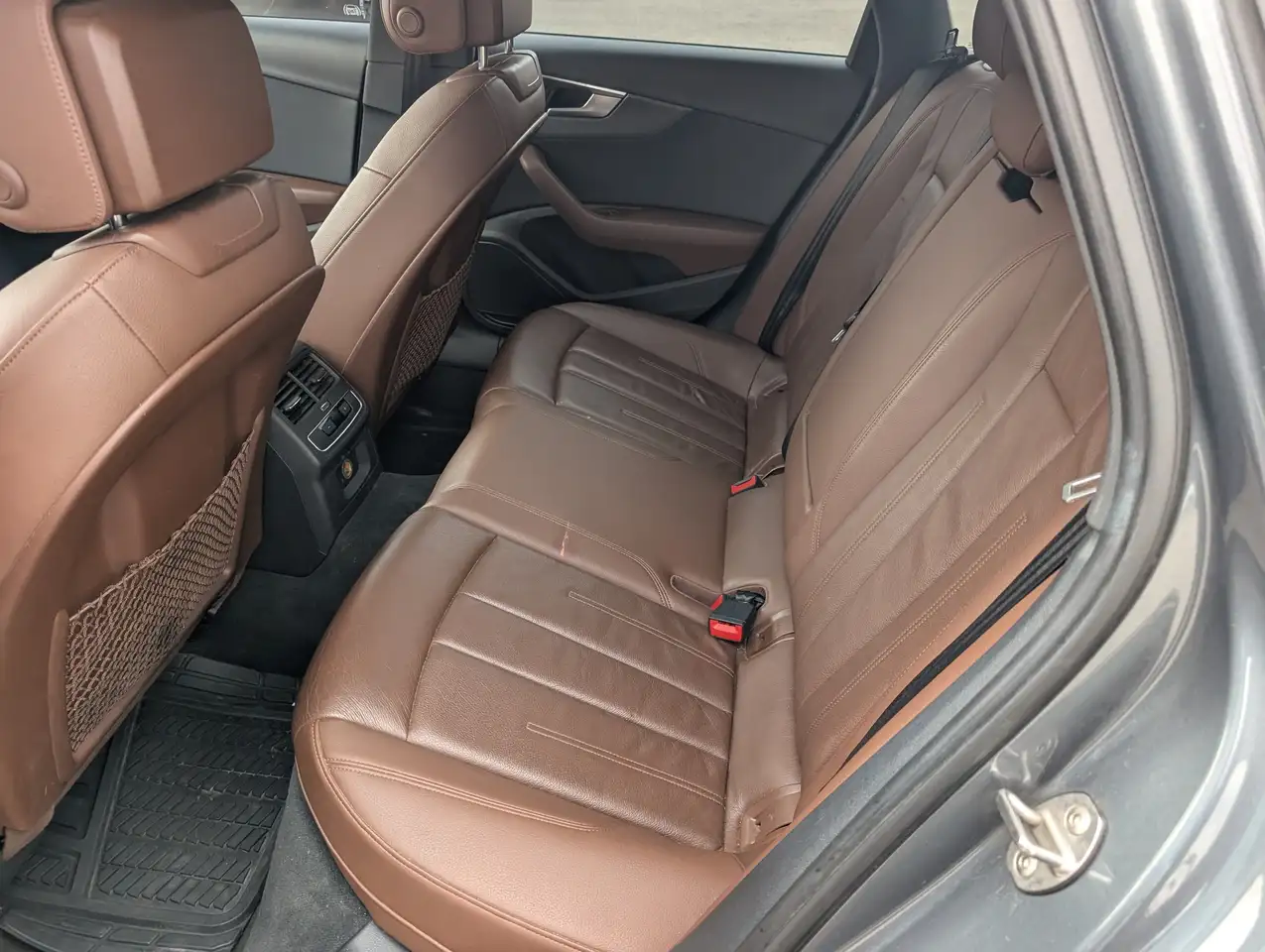 Audi A4 снимка Audi A4