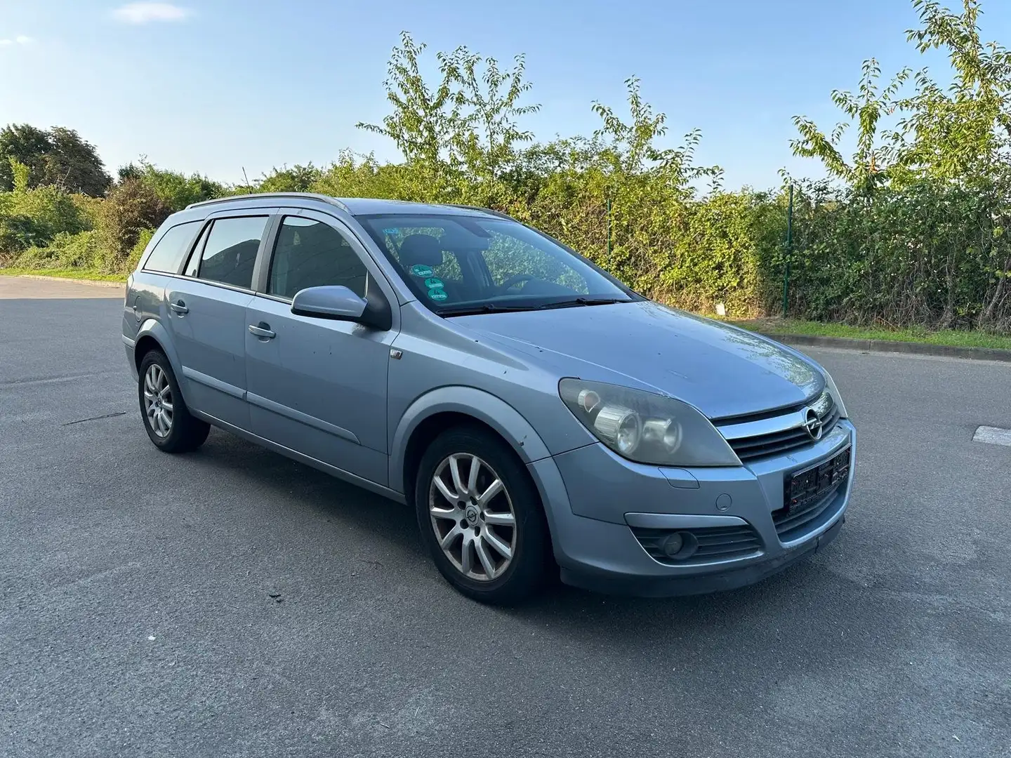Opel Astra 1.7 CDTI Caravan * TÜV 09/2025* Grau - 2