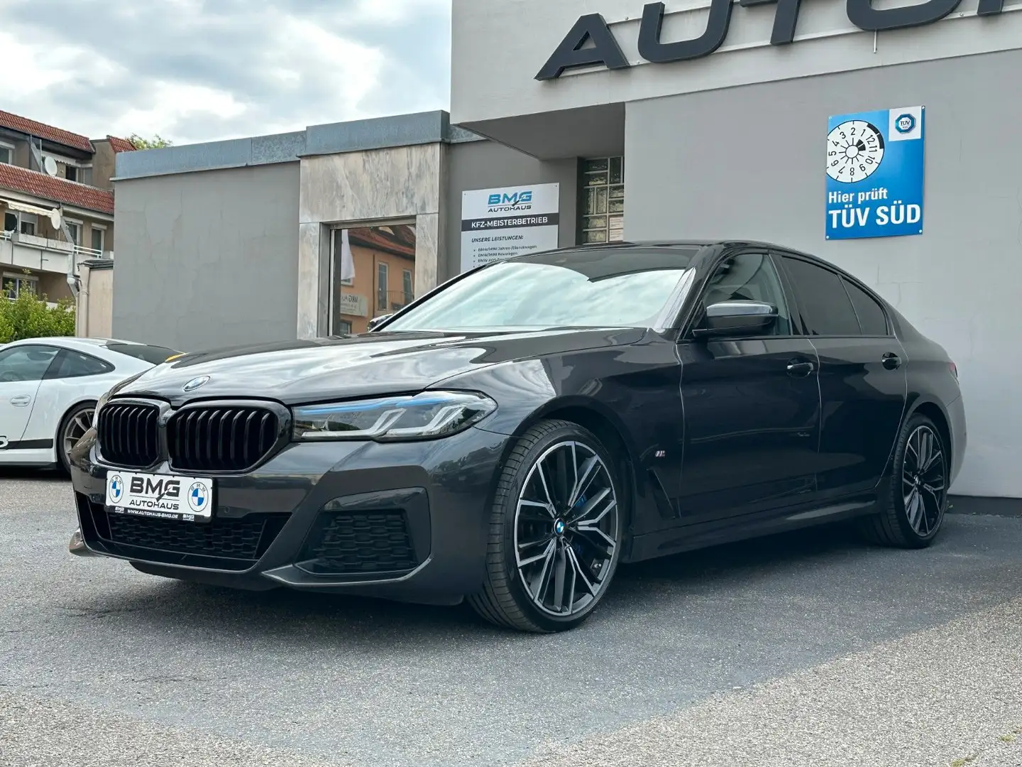 BMW 540 i xDrive M Sport Sportsitz Laser HUD STDHZG Šedá - 1