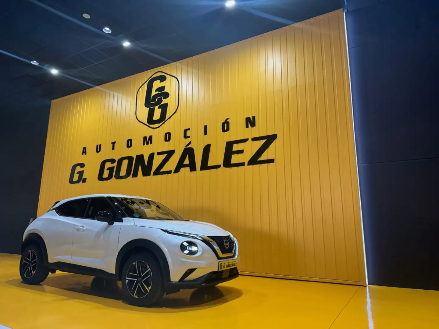 Nissan Juke 1.0 DIG-T N-Connecta 4x2 DCT 7 114 Blanco - 1