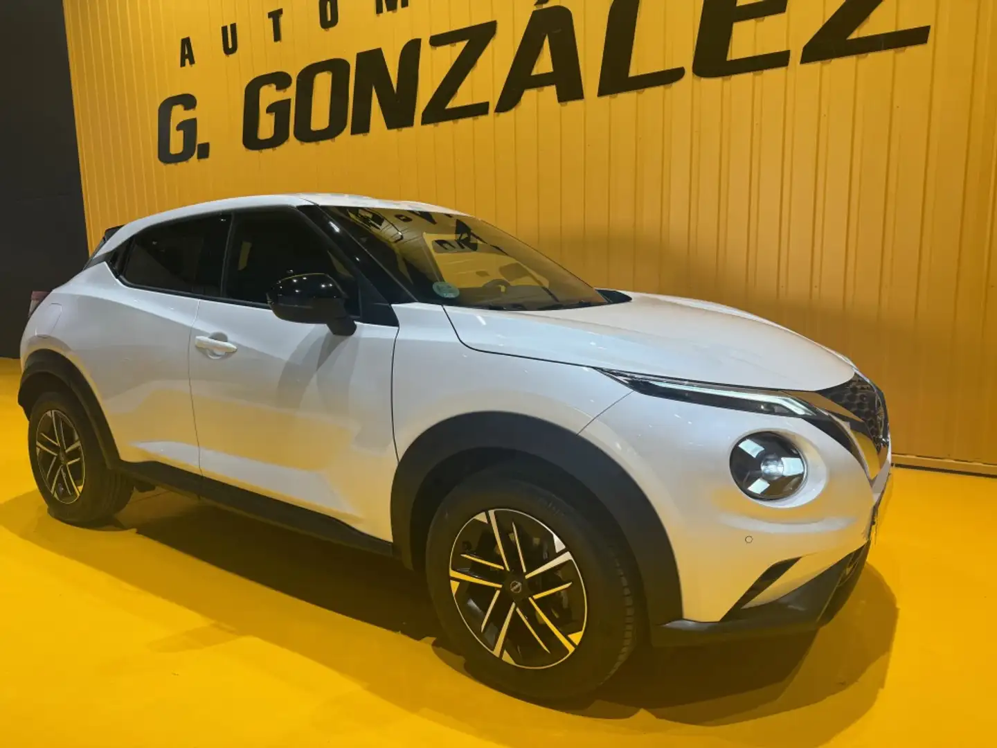 Nissan Juke 1.0 DIG-T N-Connecta 4x2 DCT 7 114 Blanco - 2