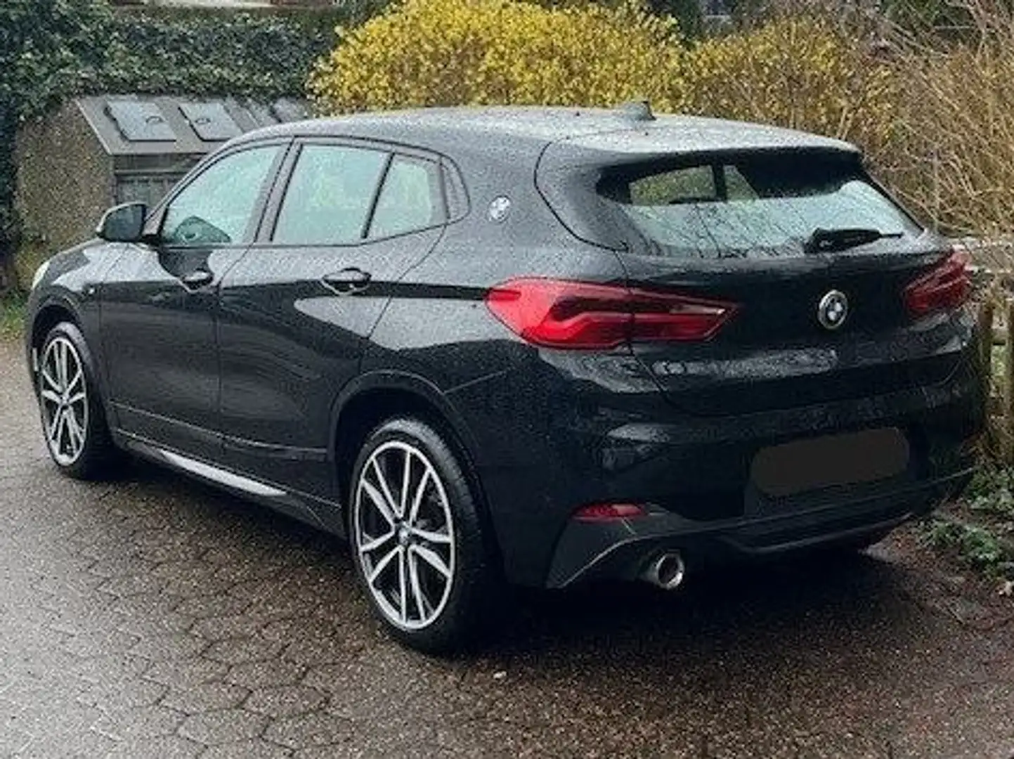 BMW X2 X2+sDrive18i+Aut. Schwarz - 2