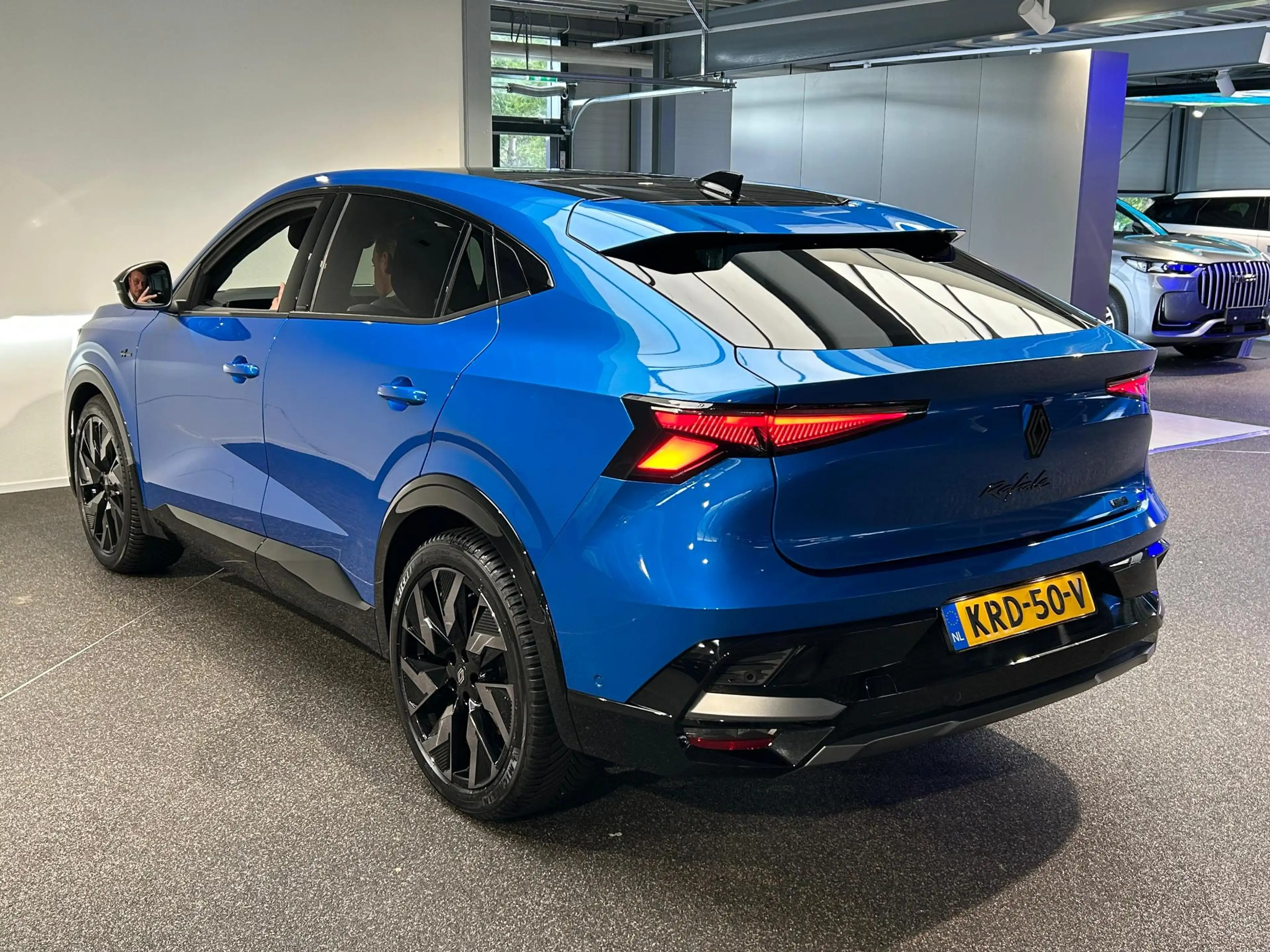 Renault Rafale 1.2 E-Tech full hybrid 200 esprit Alpine | Head up — photo 6