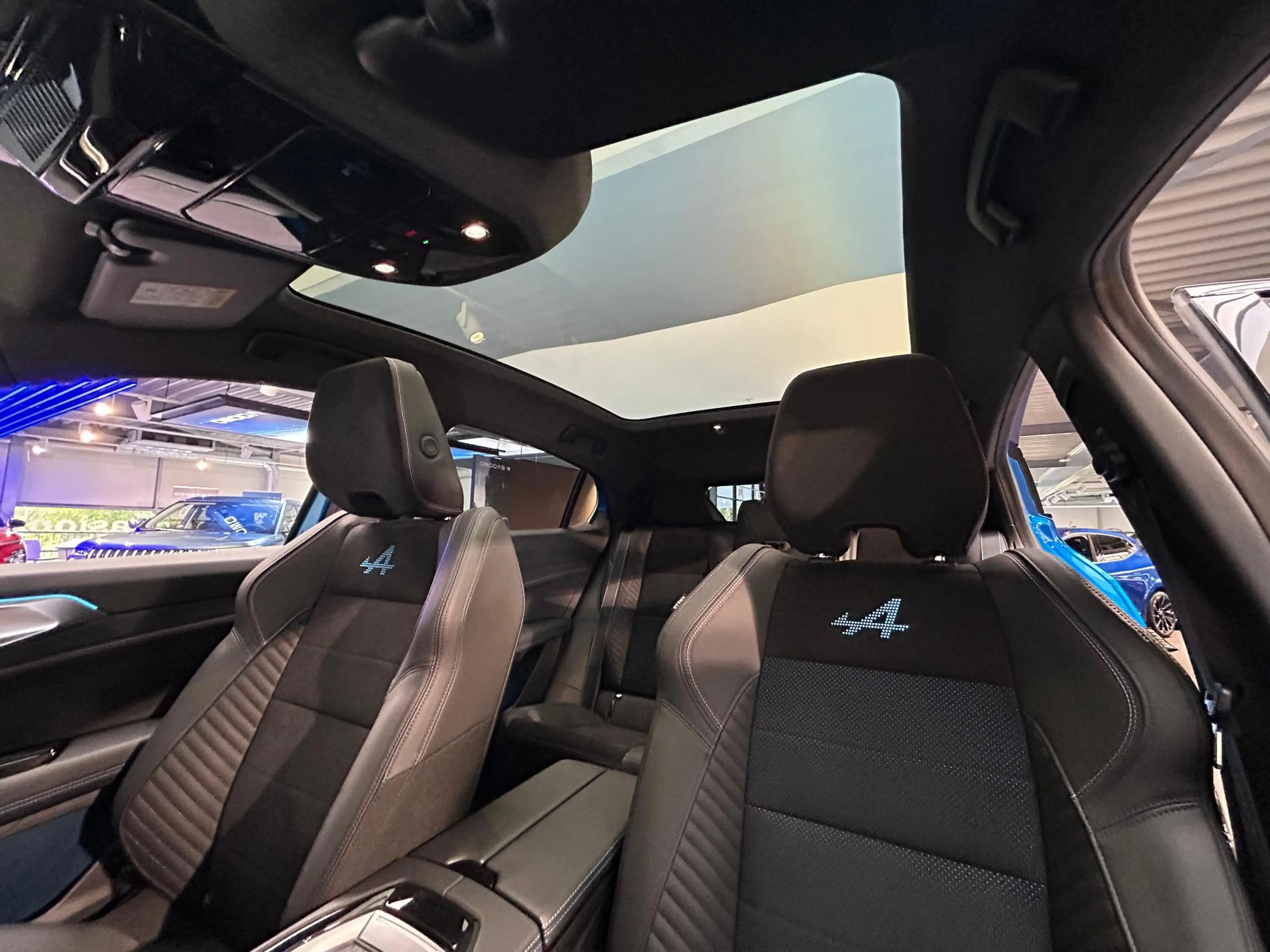 Renault Rafale 1.2 E-Tech full hybrid 200 esprit Alpine | Head up — photo 14