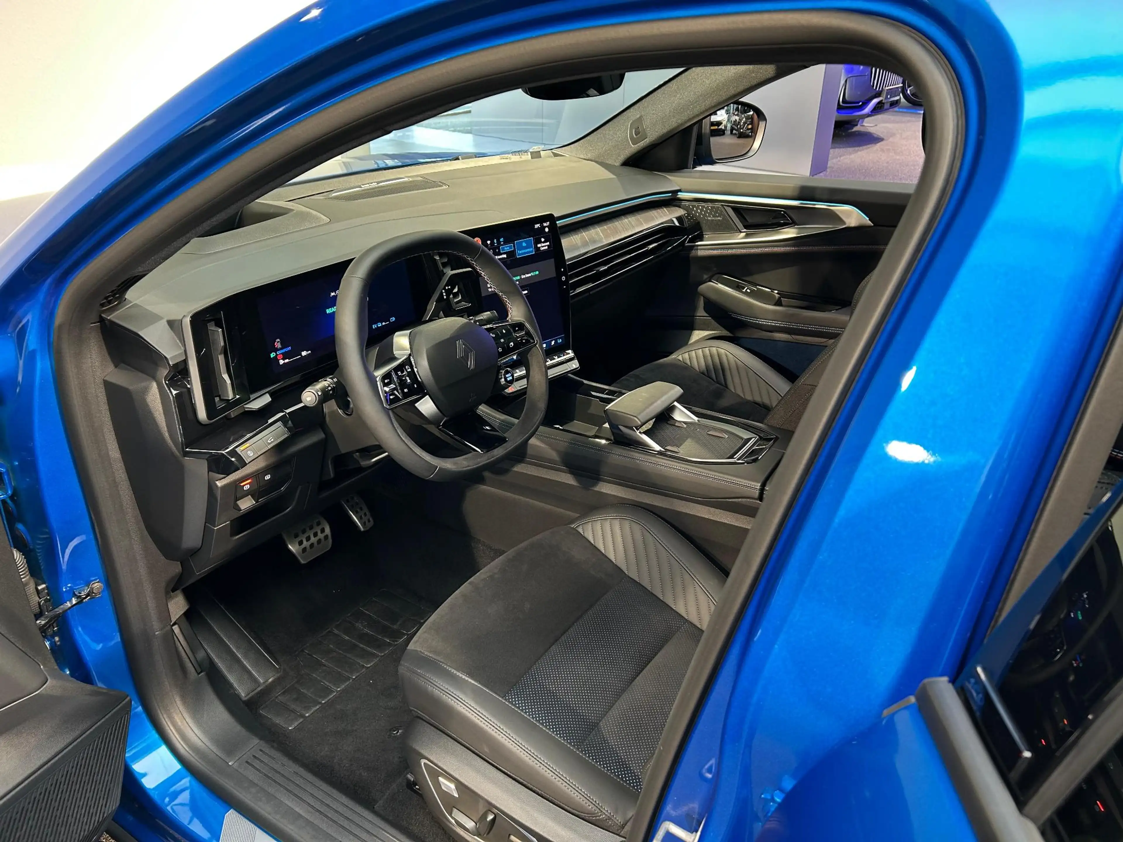 Renault Rafale 1.2 E-Tech full hybrid 200 esprit Alpine | Head up — photo 22