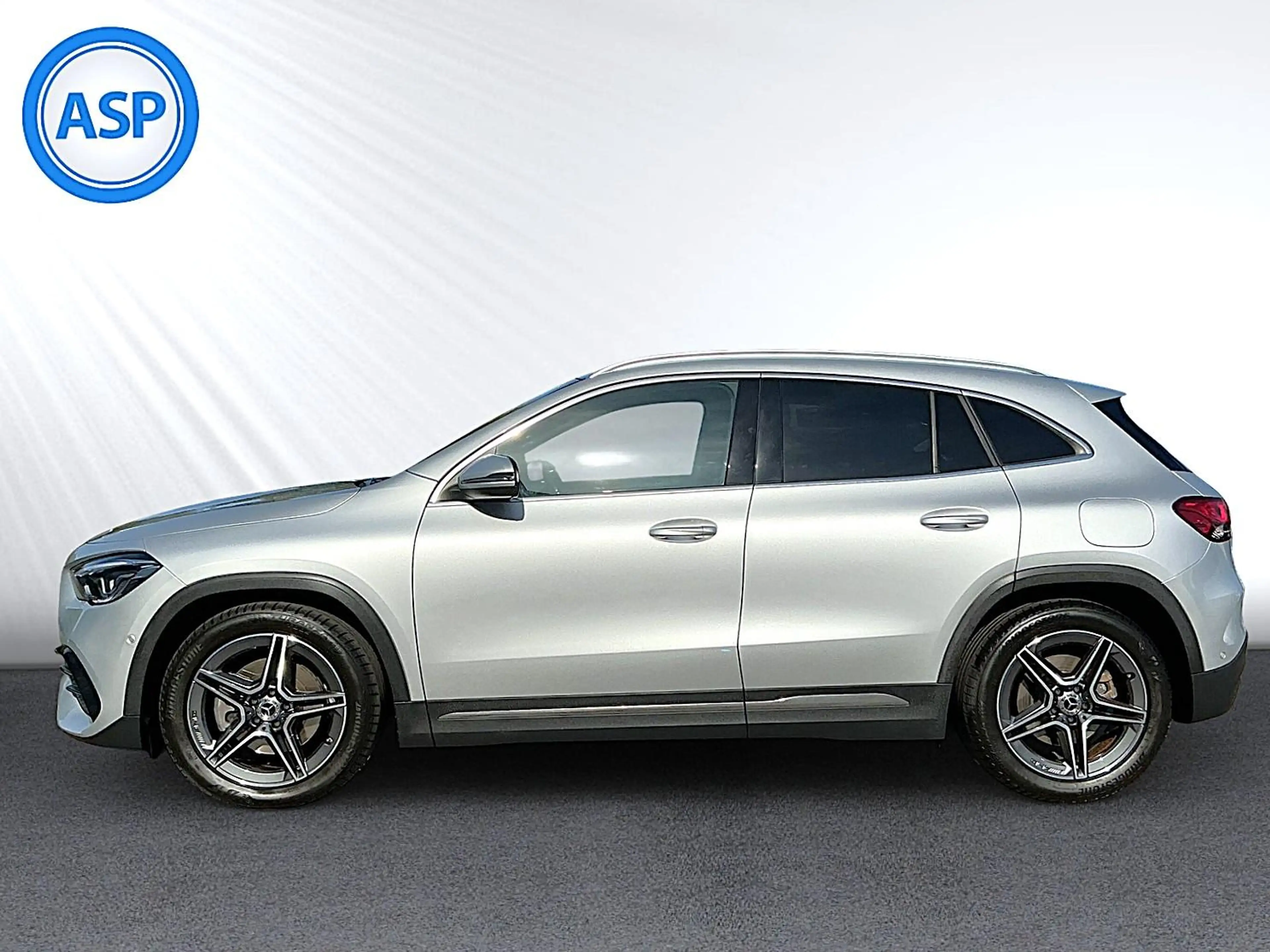 Mercedes-Benz GLA 250 AUT 4x4 AMG LED PAN BURMEST Apple&Andro — photo 7