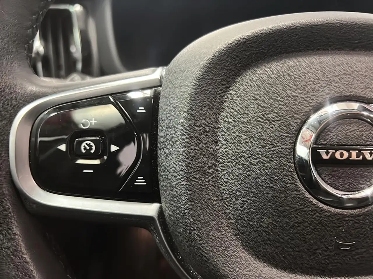Volvo XC60 снимка Volvo XC60