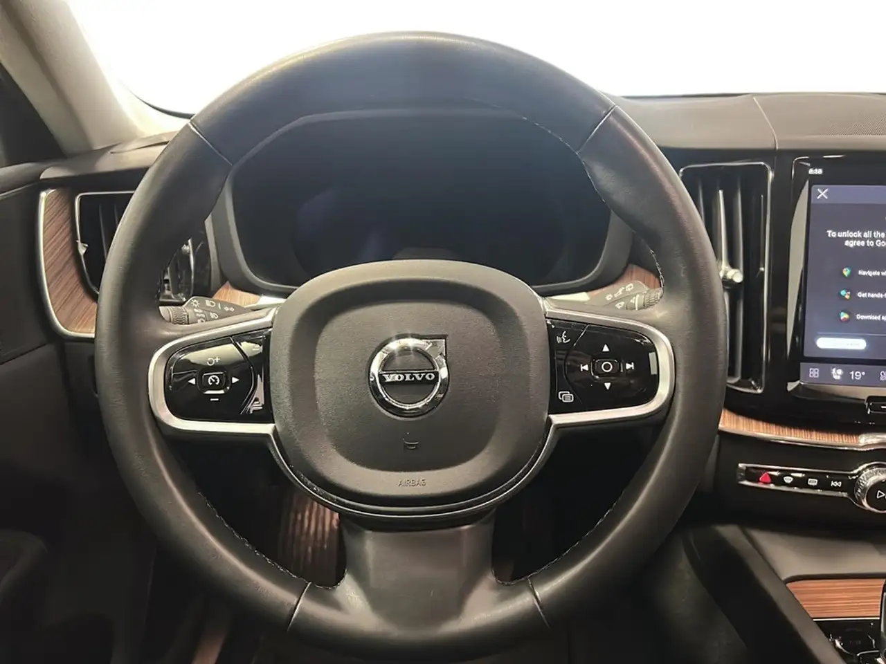 Volvo XC60 снимка Volvo XC60