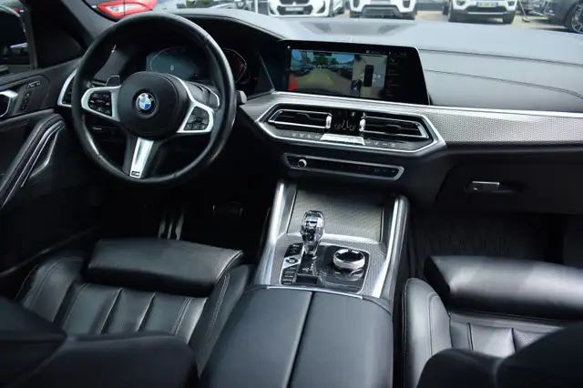 BMW X6 view 9
