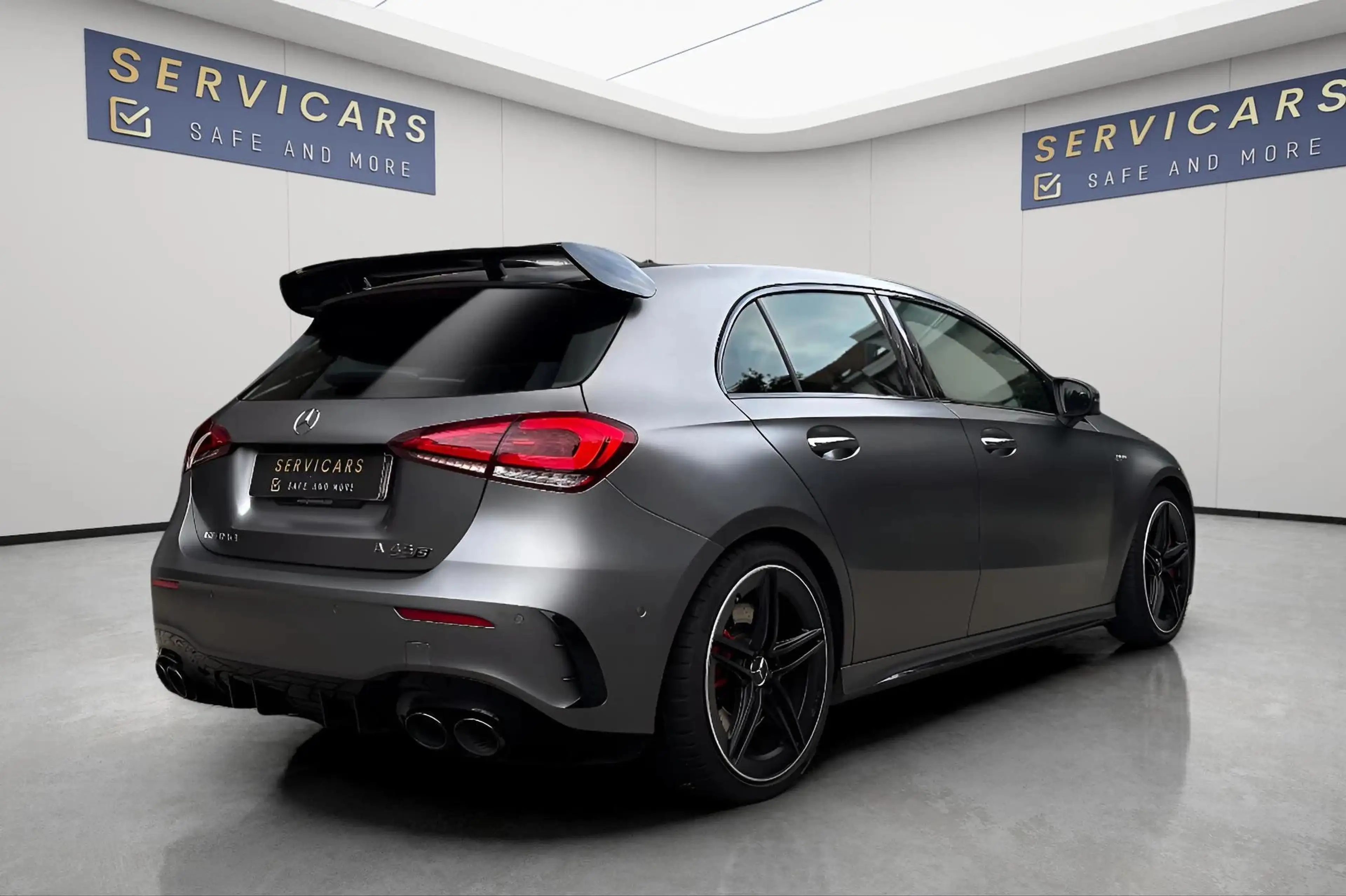 Mercedes-Benz A 45 AMG S 4-Matic+ / PANO / BURMESTER / GAR 12 MOIS — photo 4