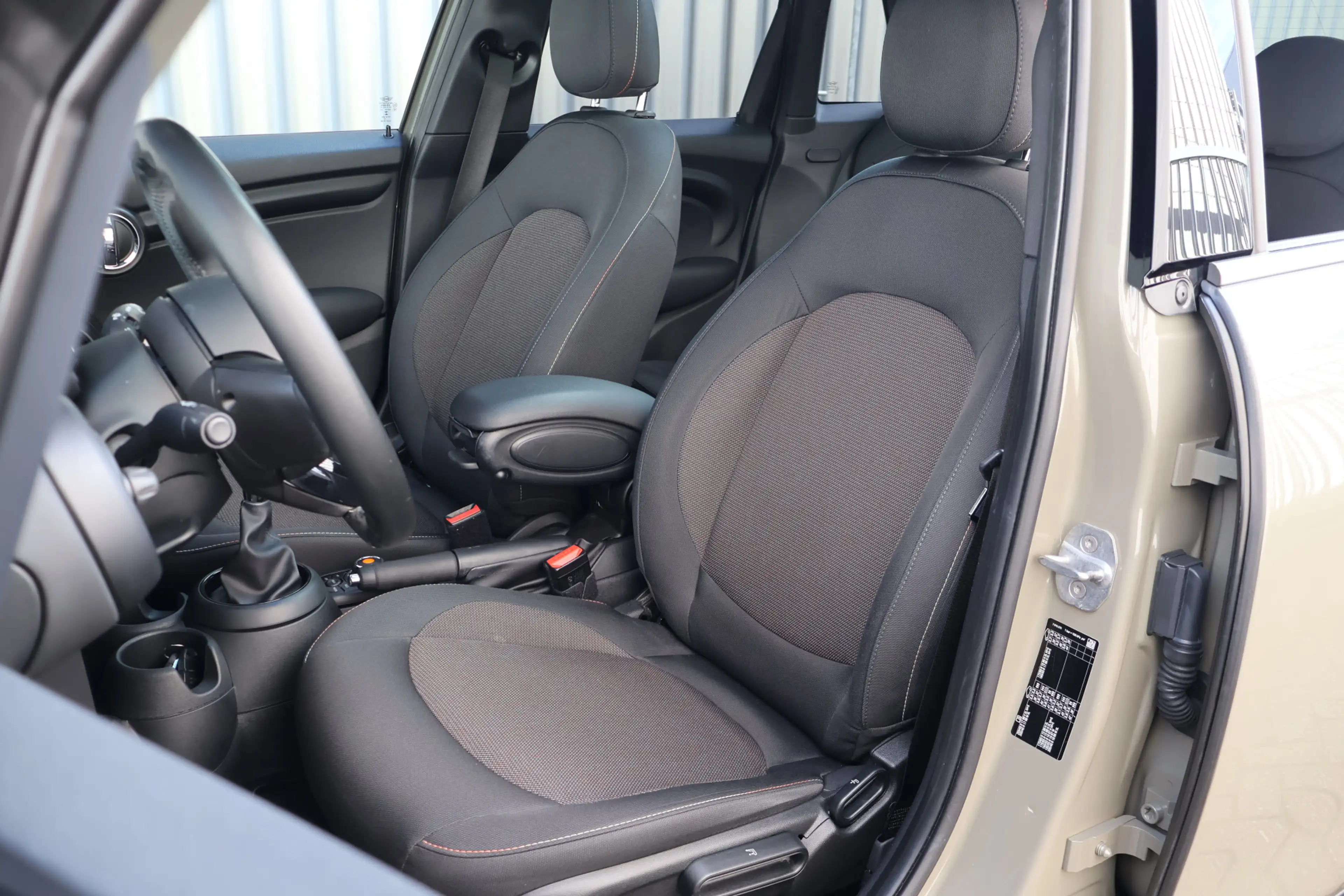 MINI Cooper Hatchback Salt / Panoramadak / Comfort Access / LE — photo 4