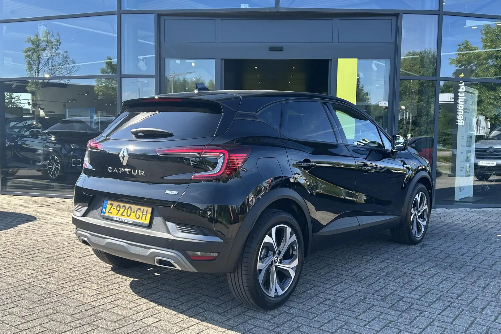 Renault Captur Mild Hybrid 160PK AUTOMAAT R.S. Line Renault Captu Zwart - 2