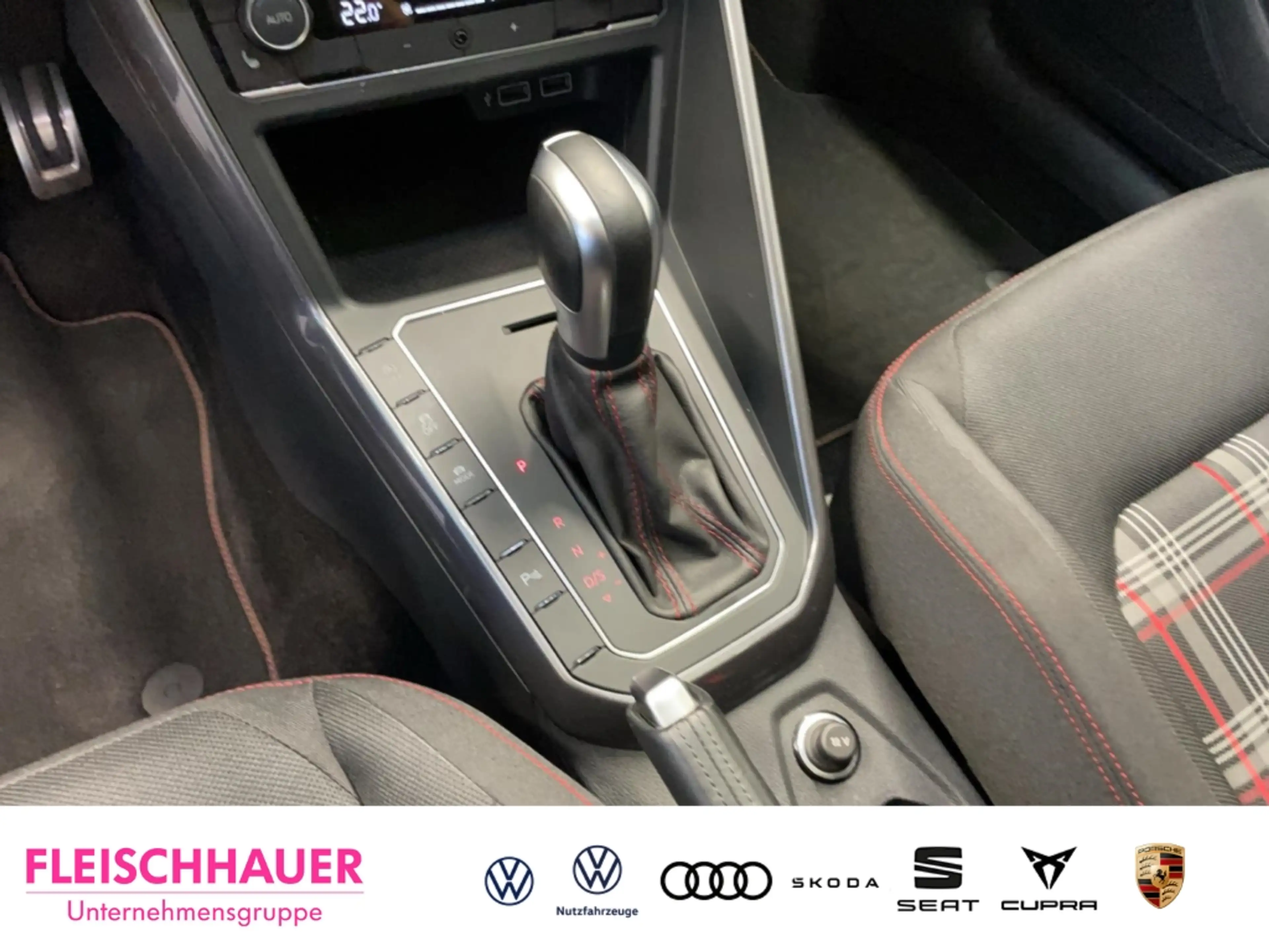 Volkswagen Polo GTI VI 2,0 TSI LED Tel.-Vorb. Pano DAB SHZ Temp PDCv+h — photo 13