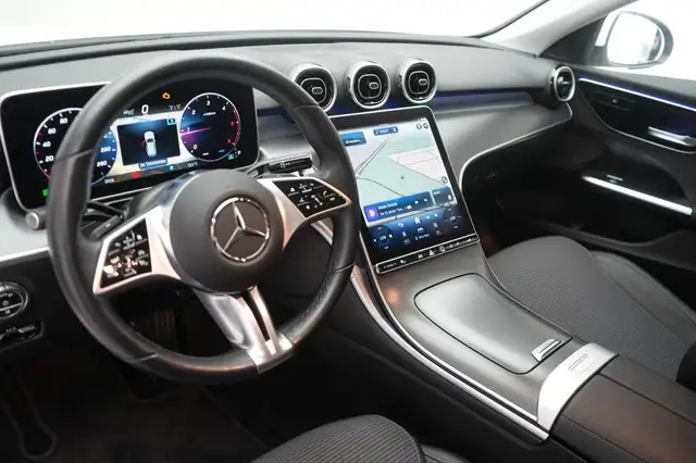 Mercedes-Benz 220 view 12