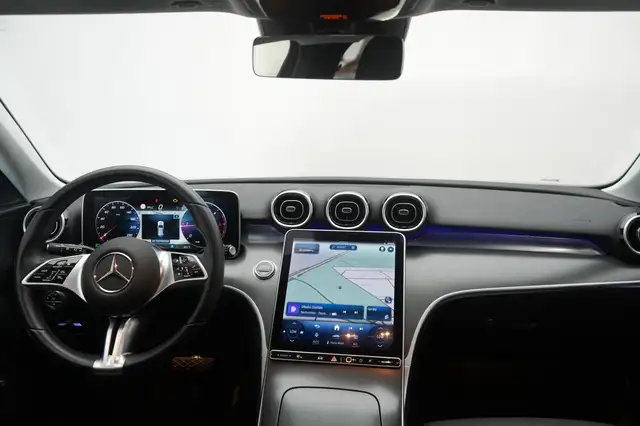 Mercedes-Benz 220 view 14