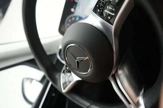 Mercedes-Benz C-Class view 20