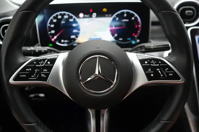Mercedes-Benz C-Class view 19