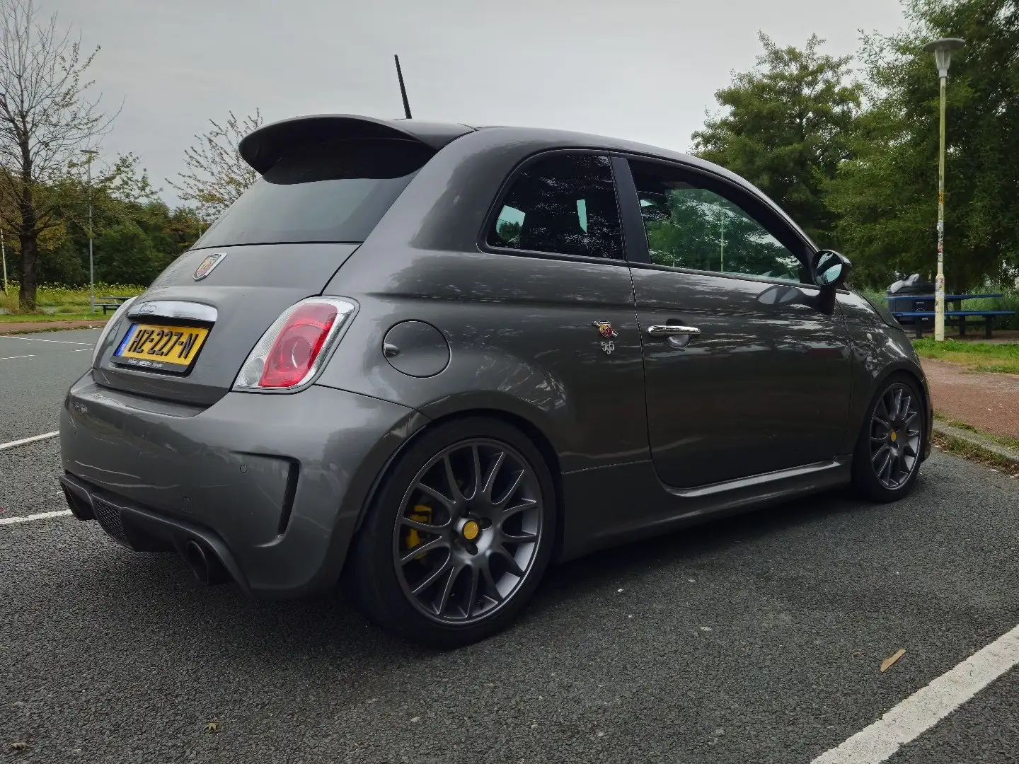 Fiat 500 Abarth 1.4 T-Jet Cus Grau - 2