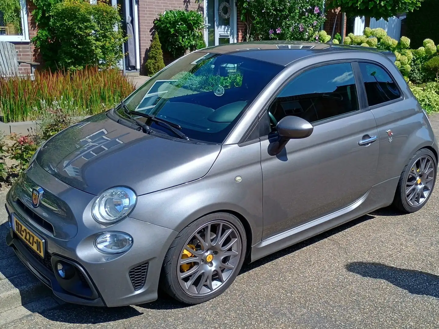 Fiat 500 Abarth 1.4 T-Jet Cus Grau - 1