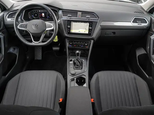 Volkswagen Tiguan Allspace view 10