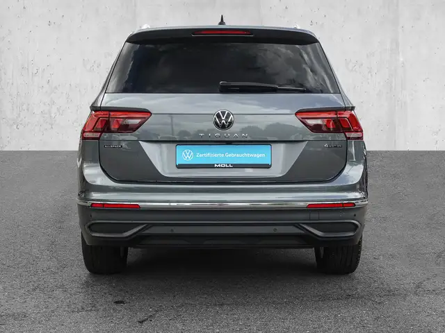 Volkswagen Tiguan Allspace view 6