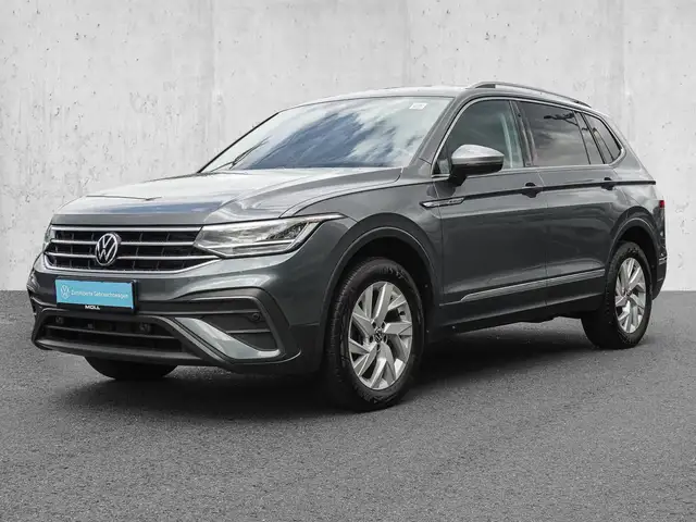 Volkswagen Tiguan Allspace view 2
