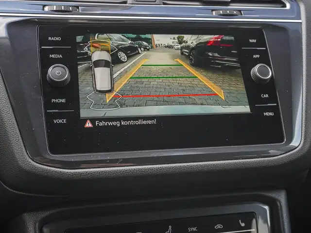 Volkswagen Tiguan Allspace view 13