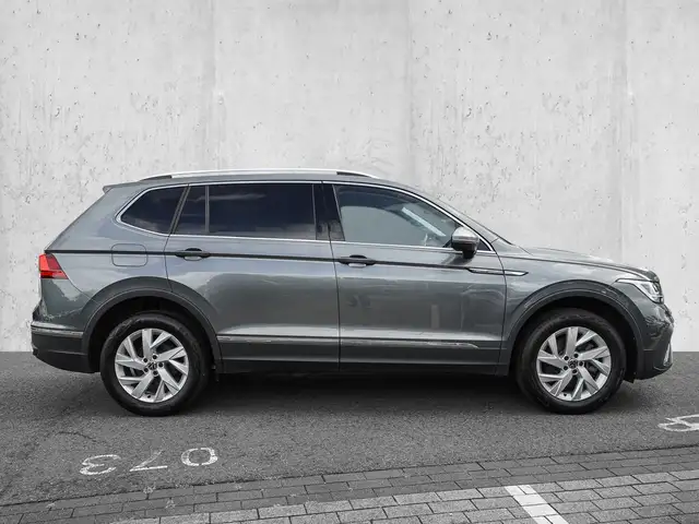 Volkswagen Tiguan Allspace view 5