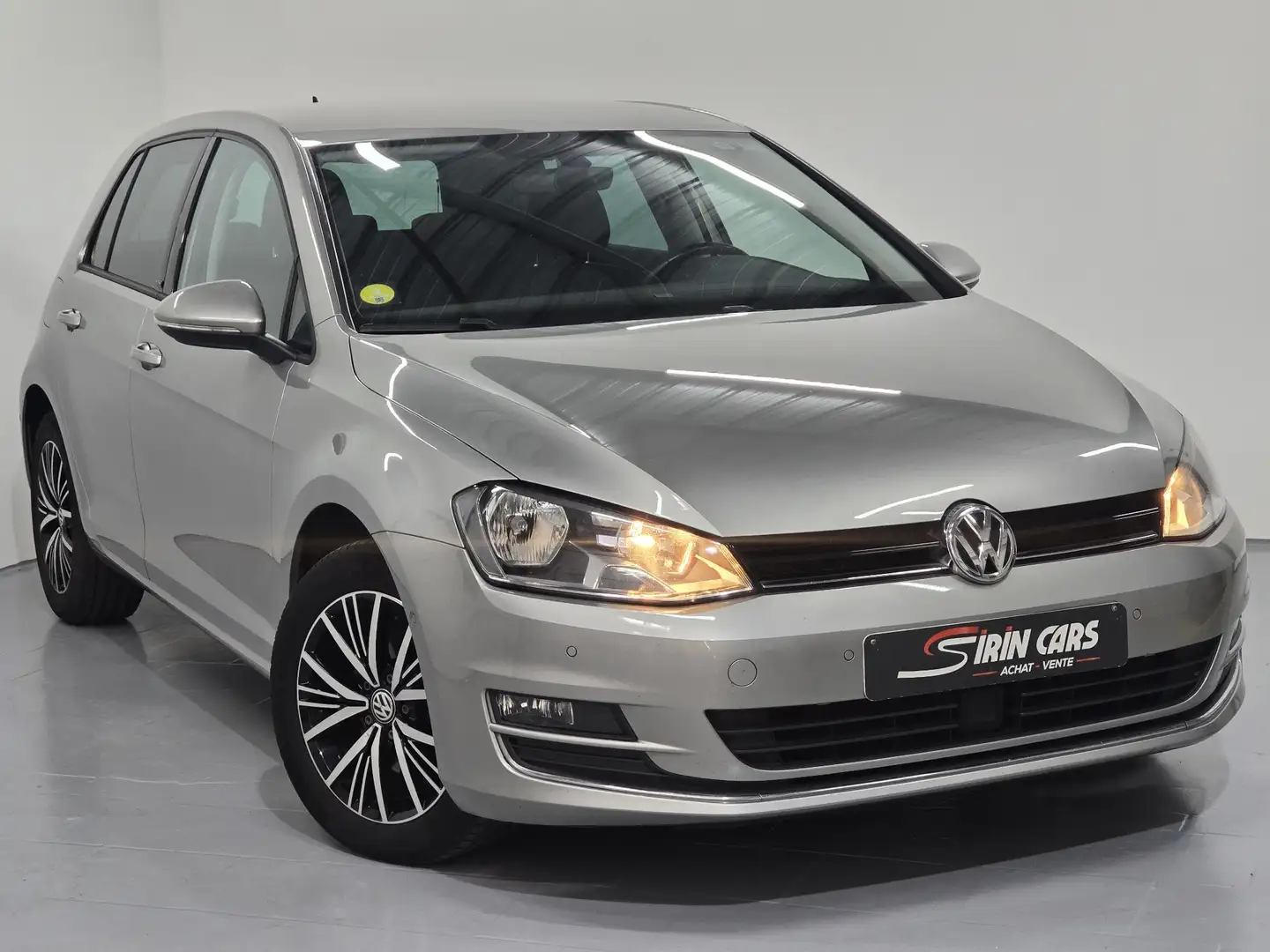 Volkswagen Golf // RESERVEE // - 1